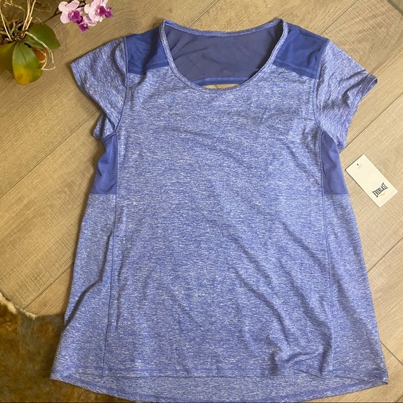 NWT ✨ soft and flattering work out top - Picture 1 of 4